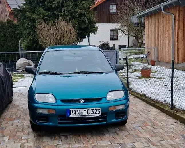 Usata Mazda 323 74 CV (54 kW) 1996 Verde Coupé