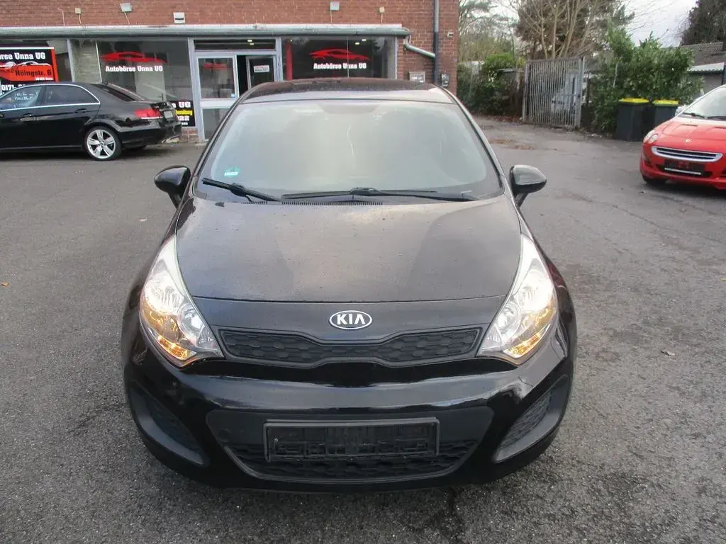 Gebraucht Kia Rio Attract 75 PS (55 kW) 2015 Schwarz Limousine