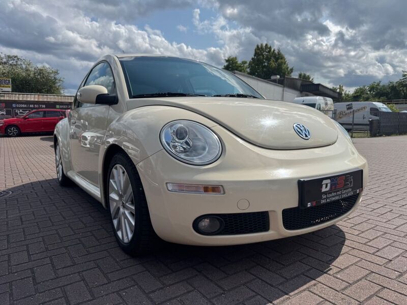 Beige Gebraucht 2010 VW Beetle Limousine | 4.600 € (Teuer) - Bild 1/4