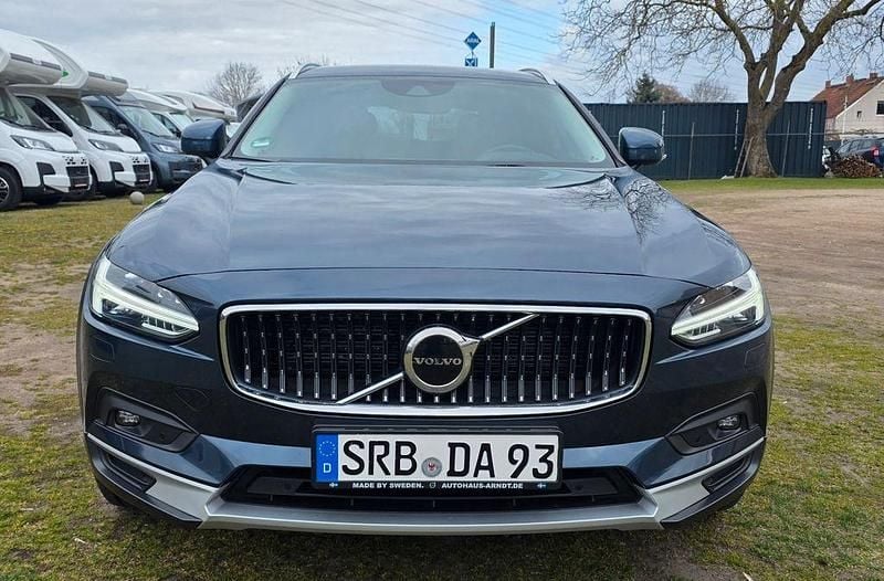 Gebraucht Volvo V90 CC Pro 197 PS (144 kW) 2021 Blau Kombi