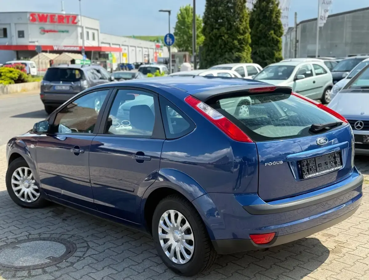 Gebraucht Ford Focus Fun X 101 PS (74 kW) 2007 Blau Limousine