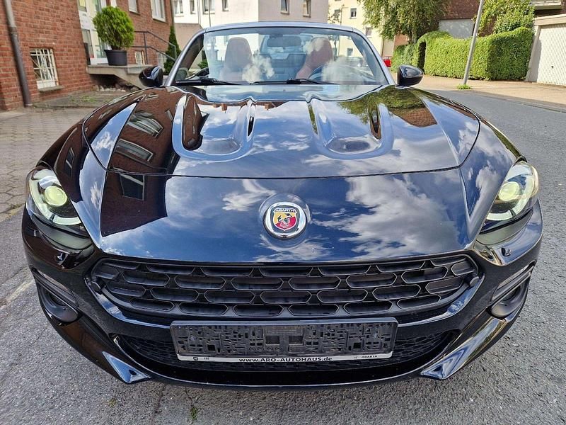 Gebraucht Fiat 124 Spider Lusso 140 PS (102 kW) 2017 Schwarz Cabrio
