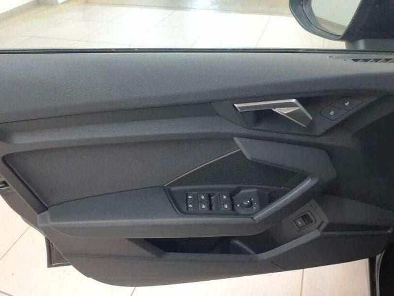 Gebraucht Audi A3 Ambiente 150 PS (110 kW) 2022 Brillantschwarz Limousine