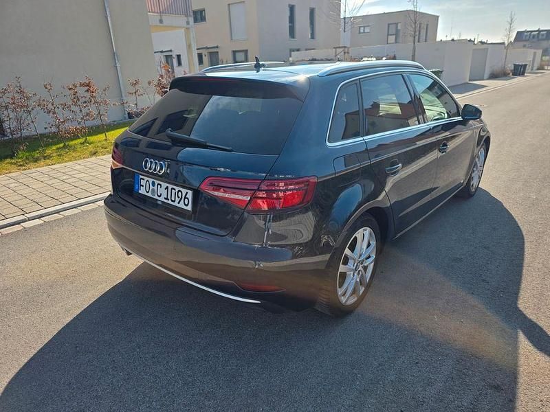 Gebraucht Audi A3 S-Line 150 PS (110 kW) 2016 Blau Limousine