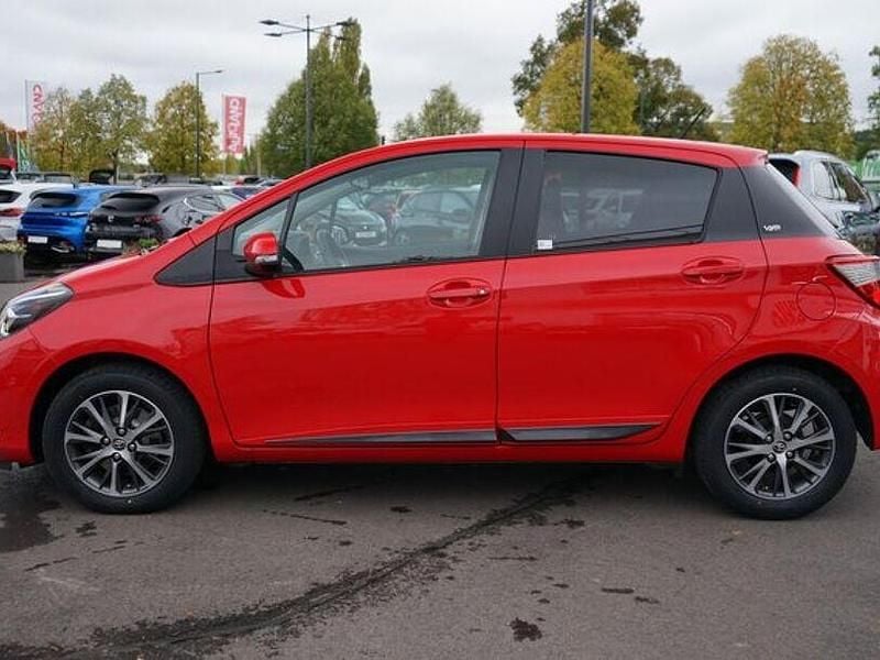 Gebraucht Toyota Yaris 111 PS (81 kW) 2019 Rot Kleinwagen