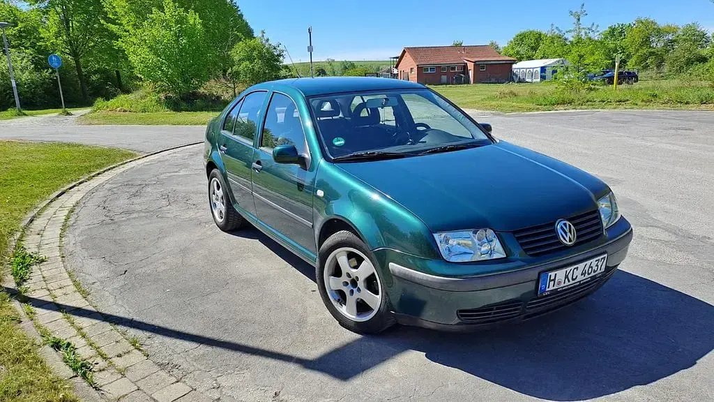 Second-hand VW Bora 105 CP (77 kW) 2000 Verde Berlinǎ