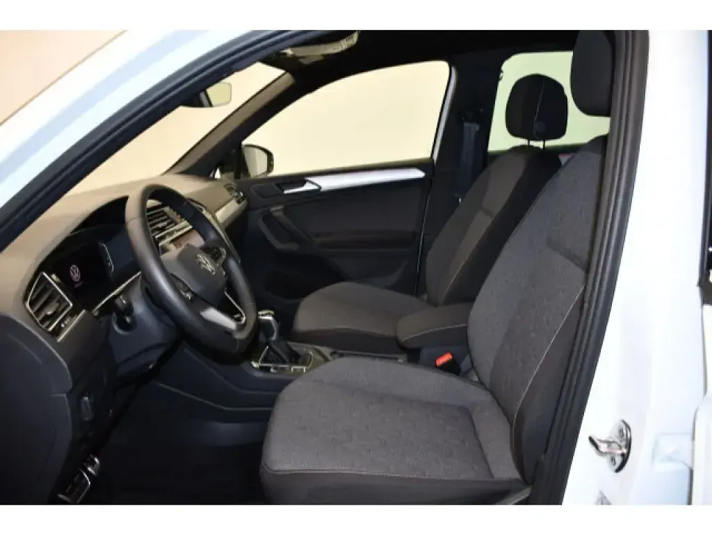Gebraucht VW Tiguan Move 150 PS (110 kW) 2023 Pure white SUV