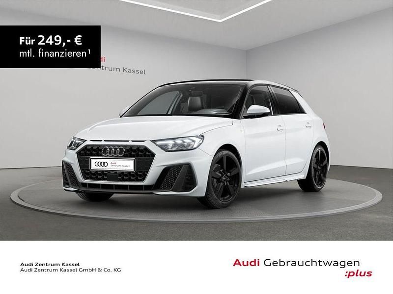 Gletscherweiß metallic Gebraucht 2025 Audi A1 Sportback S-Line Kleinwagen | 29.690 € (Teuer) - Bild 1/3