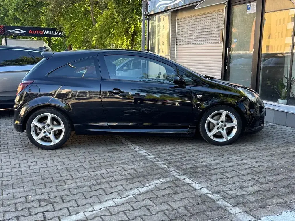 Używany Opel Corsa OPC 150 KM (110 kW) 2010 Czarny Hatchback