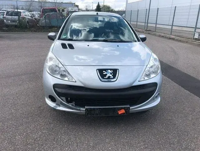 Gebraucht Peugeot 206 75 PS (55 kW) 2009 Silber Limousine