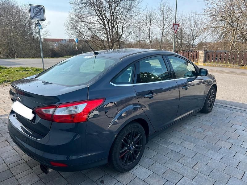 Gebraucht Ford Focus Titanium 150 PS (110 kW) 2011 Grau Limousine