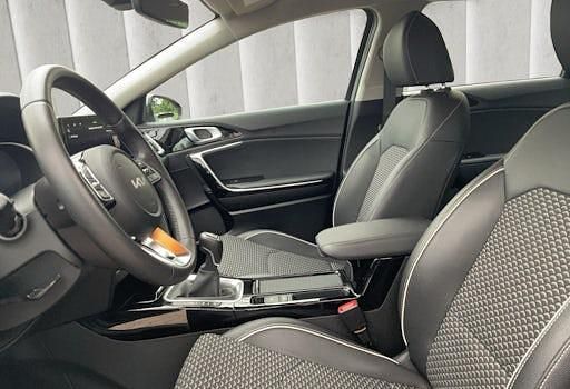 Gebraucht Kia Ceed Sportswagon Vision 120 PS (88 kW) 2023 Silber Kombi