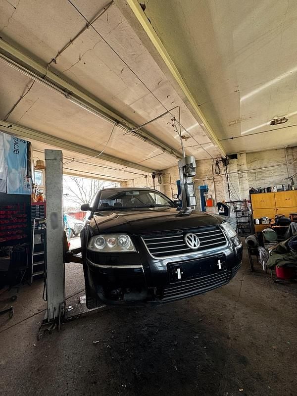 Usata VW Passat 163 CV (119 kW) 2003 Nero Station wagon
