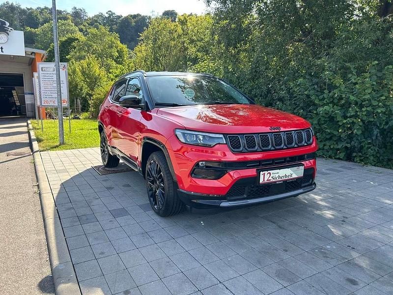 Second-hand Jeep Compass 131 CP (96 kW) 2023 Roșu SUV