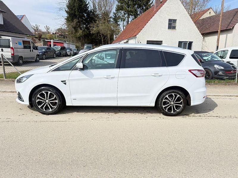 Gebraucht Ford S-MAX Titanium 190 PS (139 kW) 2021 Frozen white Van / Kleinbus