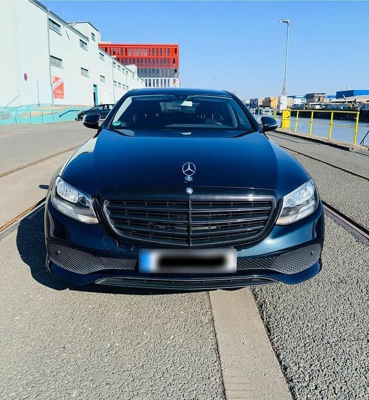 Gebraucht Mercedes E220 194 PS (142 kW) 2016 Grün Limousine