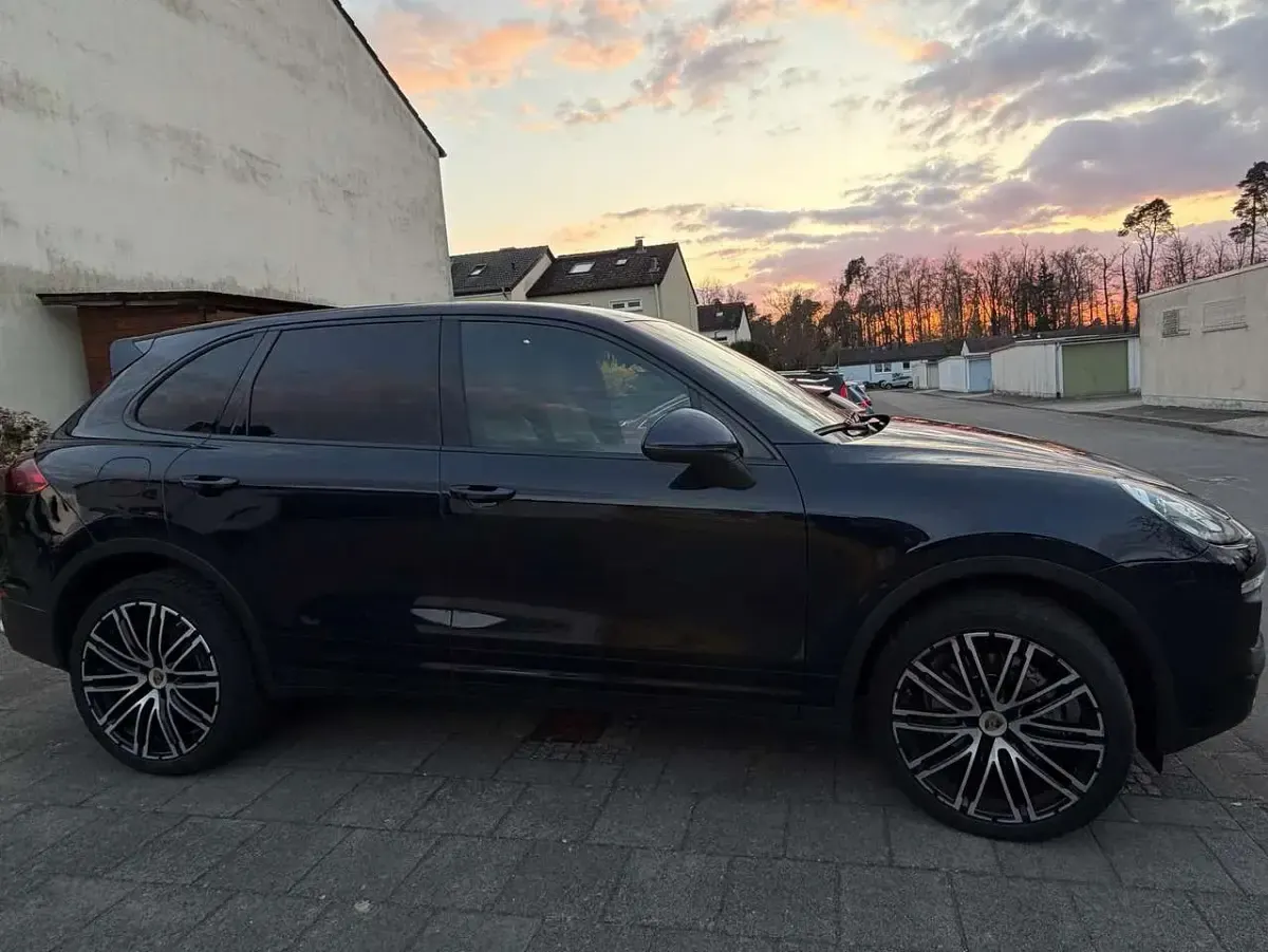 Gebraucht Porsche Cayenne 239 PS (175 kW) 2017 Schwarz SUV