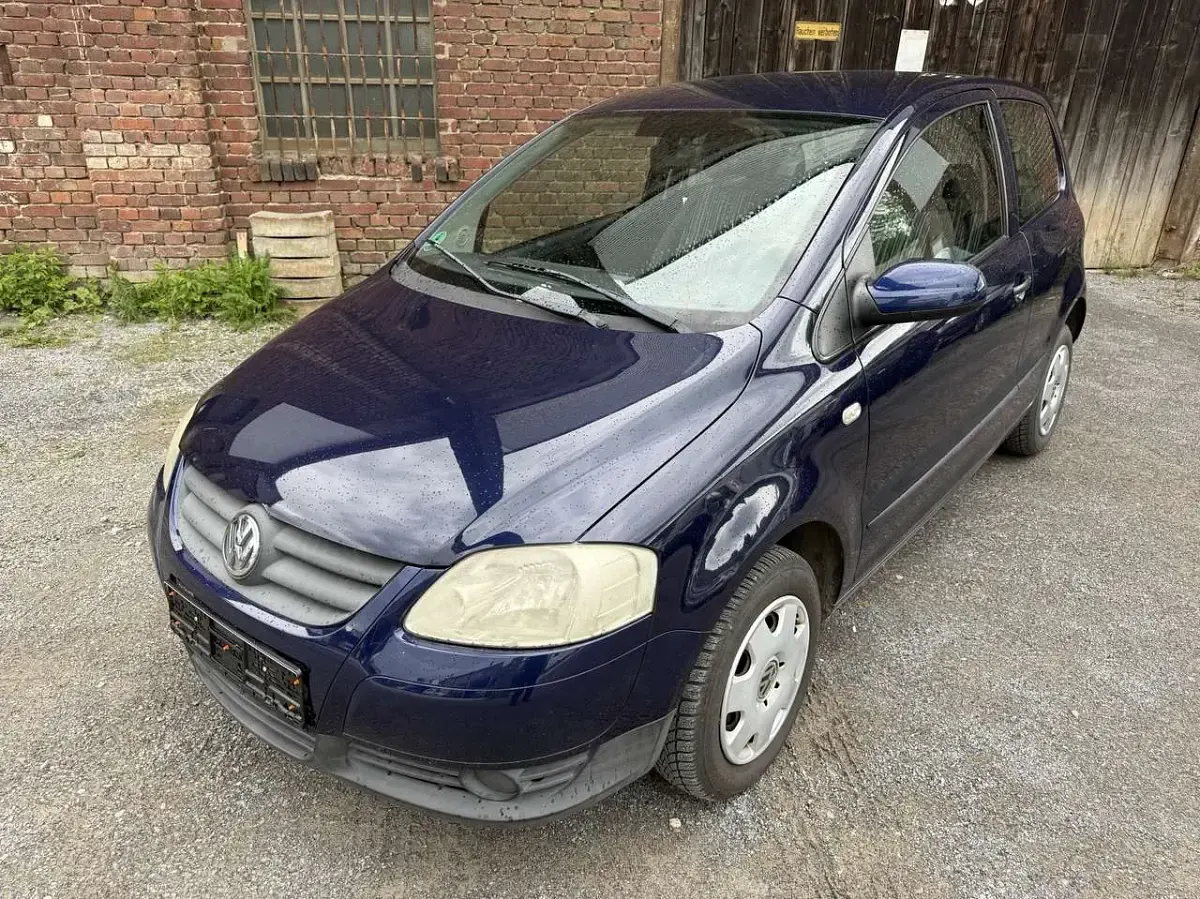 Gebraucht VW Fox 54 PS (39 kW) 2007 Indigoblau perleffekt Kleinwagen