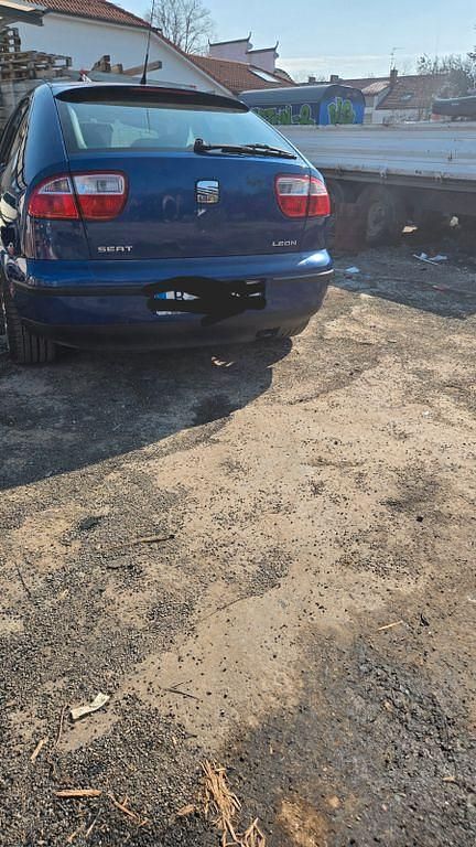 Używany Seat Leon Stella 101 KM (74 kW) 2000 Niebieski Hatchback