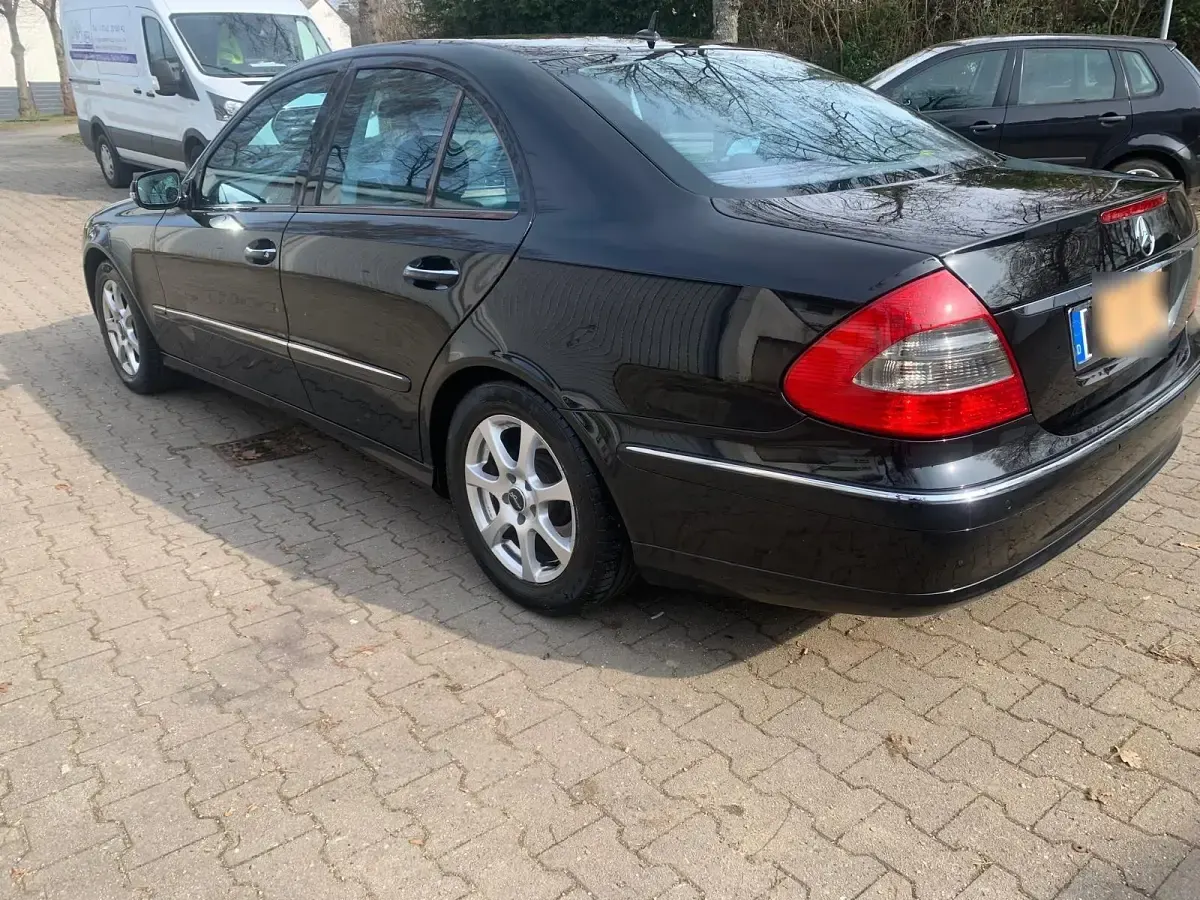Gebraucht Mercedes E320 224 PS (164 kW) 2006 Schwarz Limousine