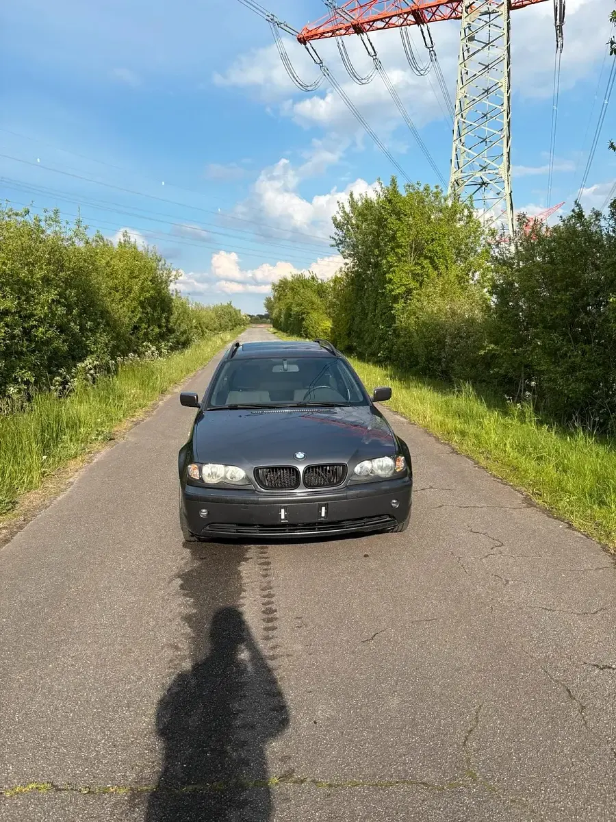 Gebraucht BMW 330 184 PS (135 kW) 2002 Grau Kombi