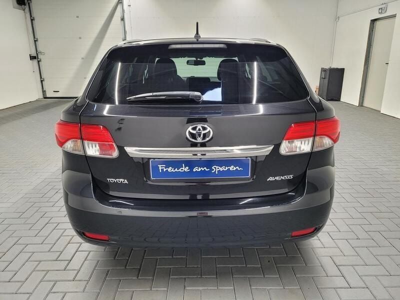 Gebraucht Toyota Avensis Sol 147 PS (108 kW) 2015 Schwarz (black mica / ink) Kombi