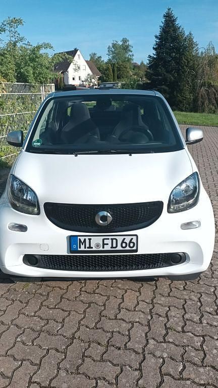 Weiß Gebraucht 2016 Smart ForTwo Cabrio Passion Cabrio | 8.900 € (Fairer Preis) - Bild 1/4