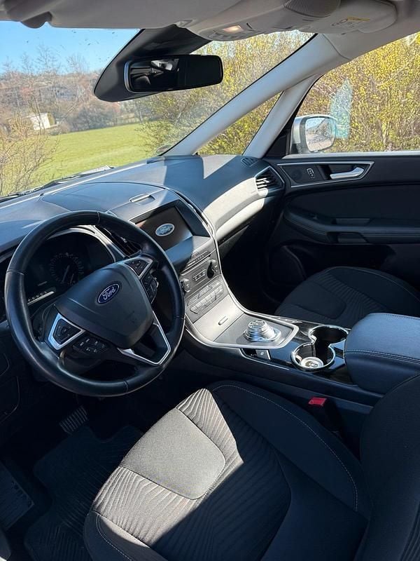 Gebraucht Ford S-MAX 150 PS (110 kW) 2021 Silber Van / Kleinbus