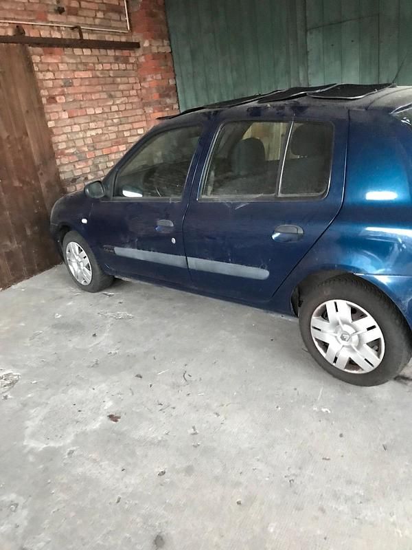 Gebraucht Renault Clio II 75 PS (55 kW) 2003 Blau Kleinwagen