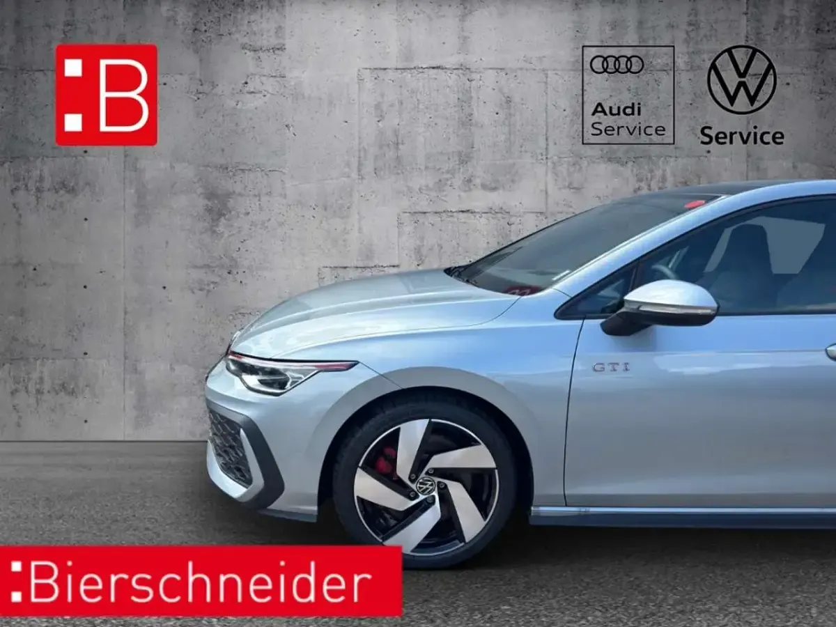 Gebraucht VW Golf VIII Pro 265 PS (194 kW) 2024 Silber Limousine