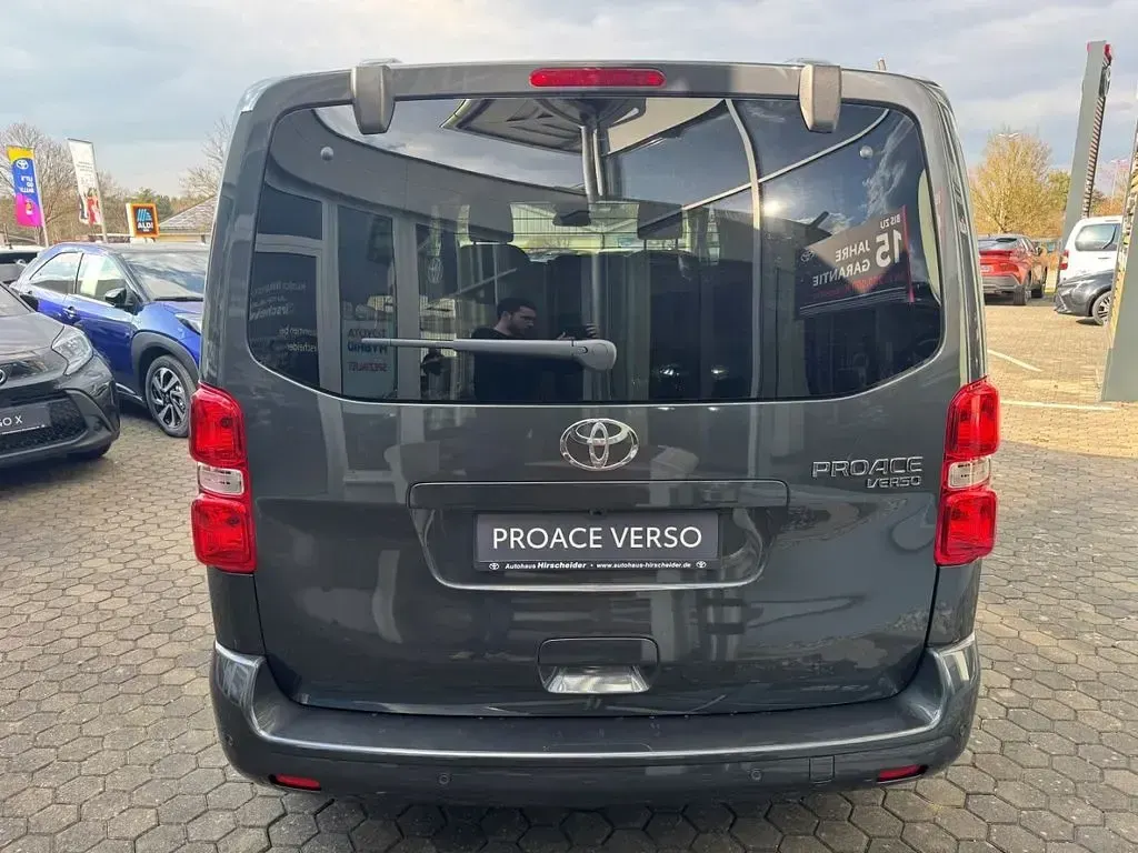 Neu Toyota Proace Verso 181 PS (133 kW) 2026 Grau Kombi