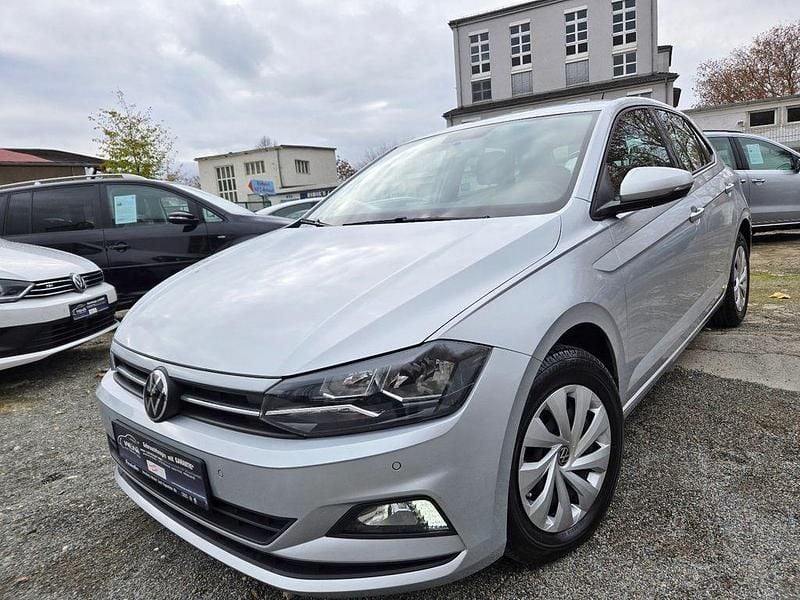 Silber Gebraucht 2021 VW Polo Comfortline Limousine | 9.990 € (Guter Preis) - Bild 1/4
