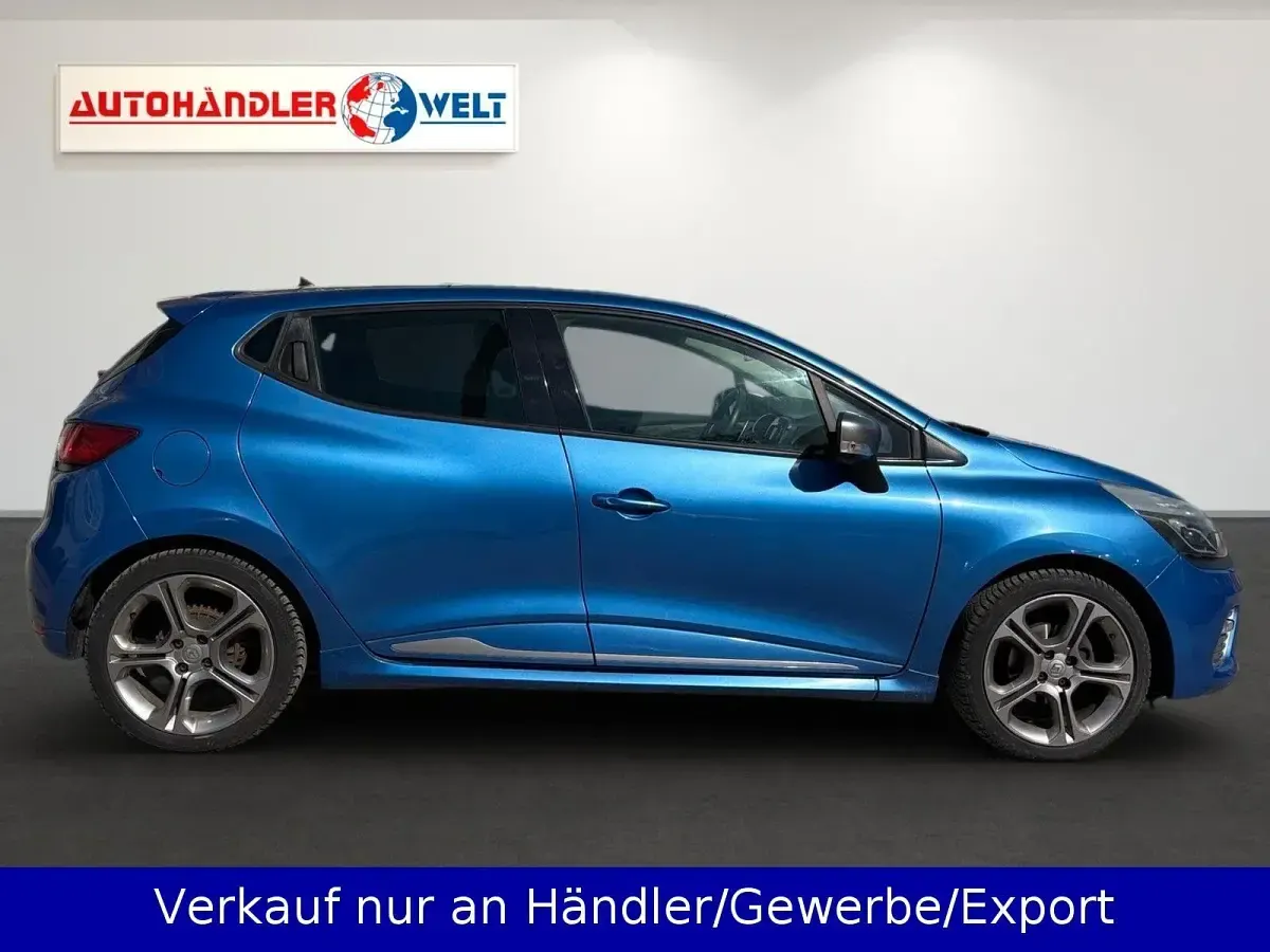 Używany Renault Clio IV GT 120 KM (88 kW) 2014 Niebieski Sedan/Limuzyna