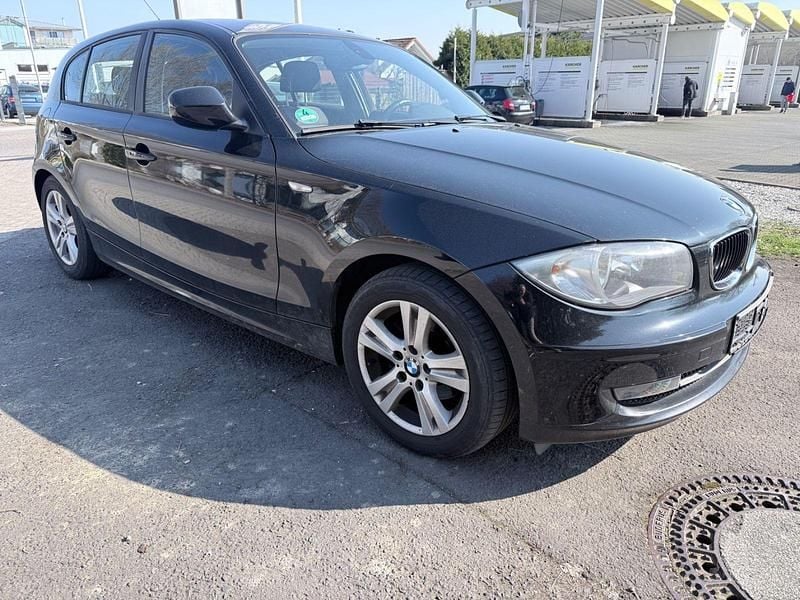Gebraucht BMW 118 Advantage 143 PS (105 kW) 2010 Schwarz Kleinwagen