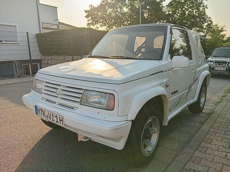 Weiß Gebraucht 1993 Suzuki Vitara SUV | 4.999 € - Bild 1/4
