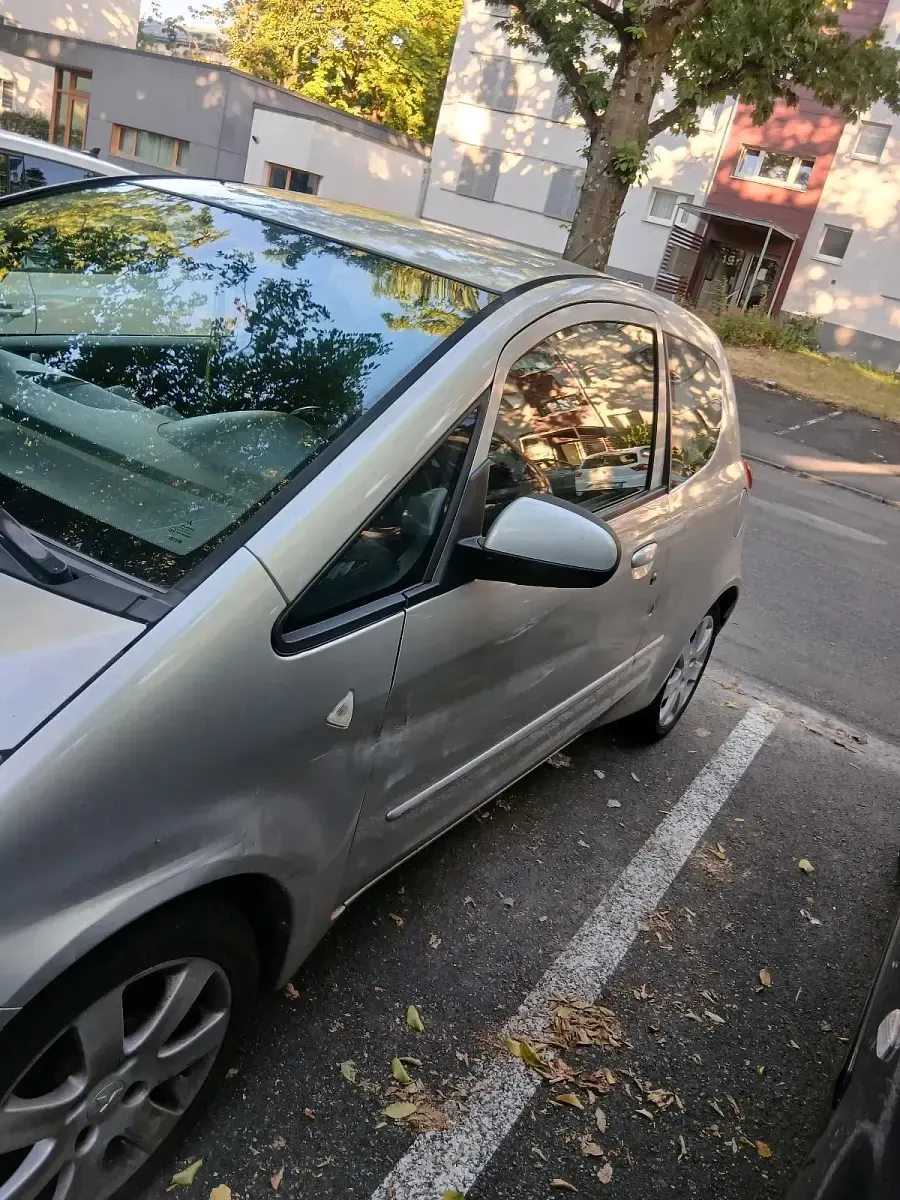 Gebraucht Mitsubishi Colt Motion 75 PS (55 kW) 2007 Silber Kleinwagen