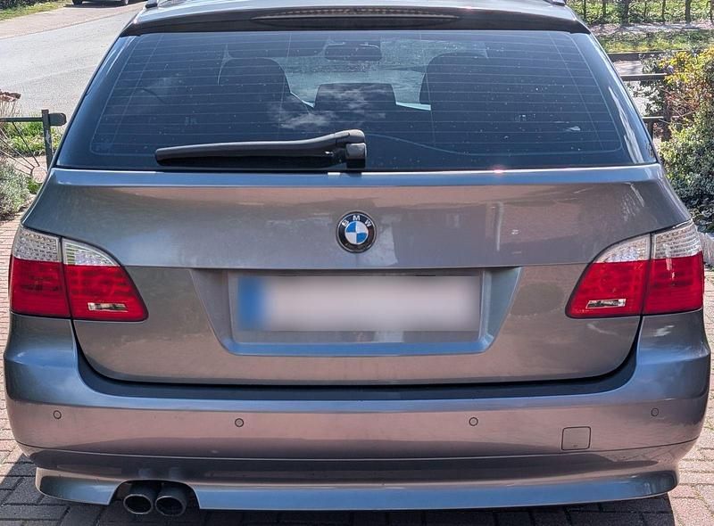 Gebraucht BMW 525 Performance 197 PS (144 kW) 2008 Grau Kombi