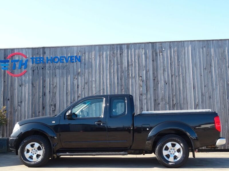 Black metallic Gebraucht 2005 Nissan Navara Abholung | 8.250 € (Teuer) - Bild 1/4