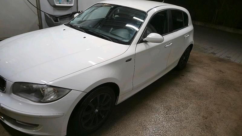 Gebraucht BMW 116 122 PS (89 kW) 2008 Weiß Kleinwagen