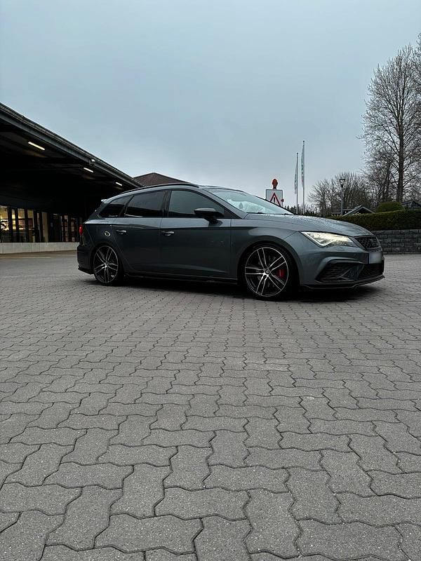 Gebraucht Seat Leon ST 4Drive 300 PS (220 kW) 2018 Grau Kombi