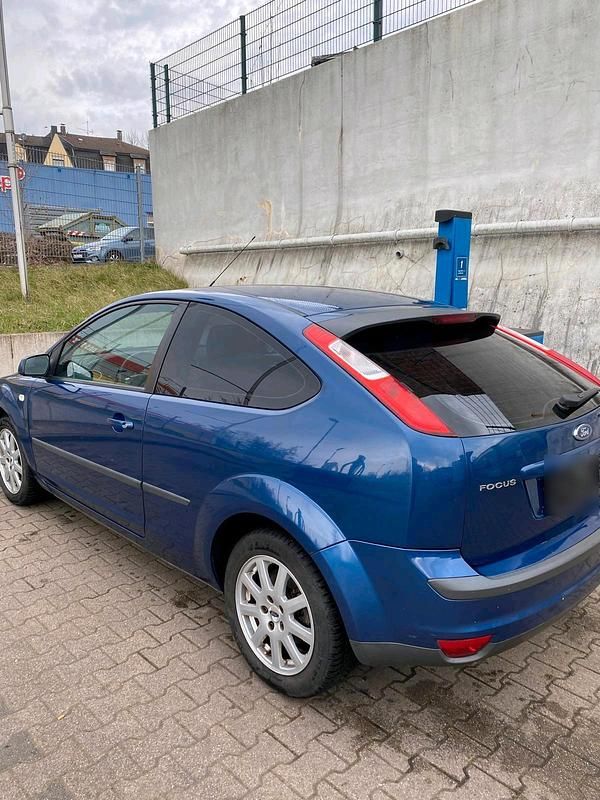 Gebraucht Ford Focus 125 PS (91 kW) 2007 Blau Kleinwagen