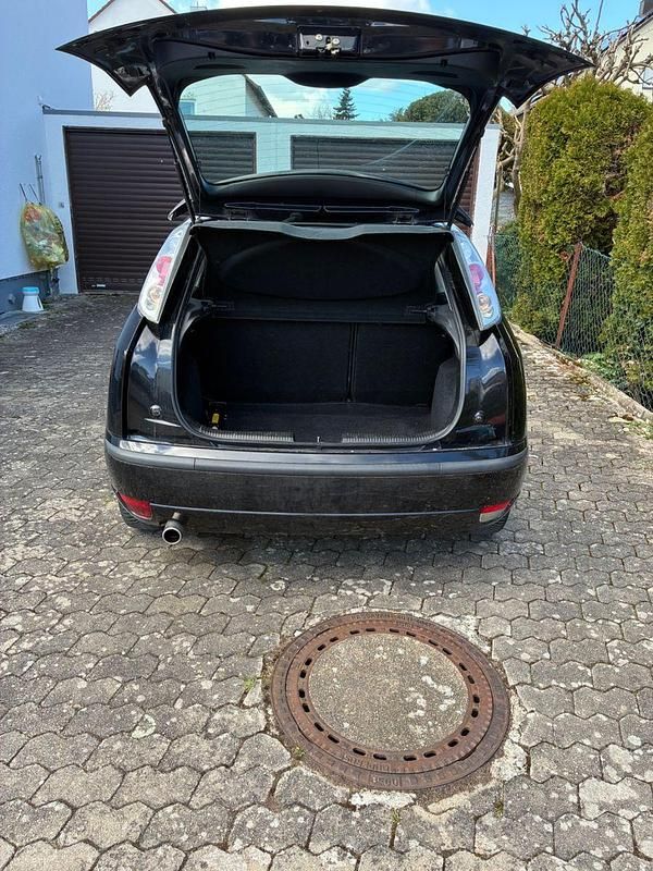 Usata Ford Focus 116 CV (85 kW) 2004 Nero Utilitaria
