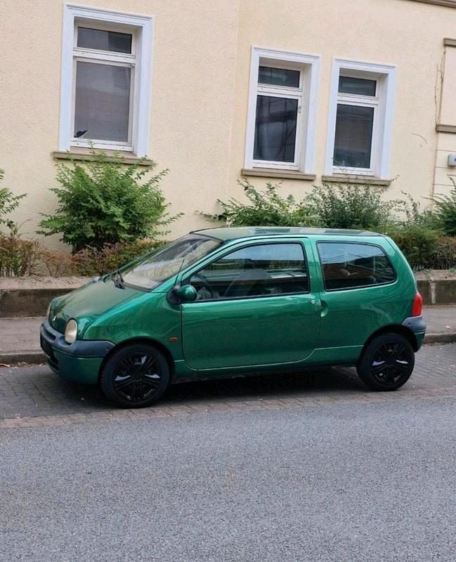 Grün Gebraucht 2001 Renault Twingo Kleinwagen | 650 € (Fairer Preis) - Bild 1/4