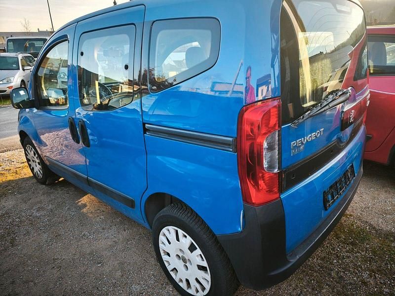 Blau Gebraucht 2012 Peugeot TePee Basis Kombi | 4.000 € - Bild 1/4