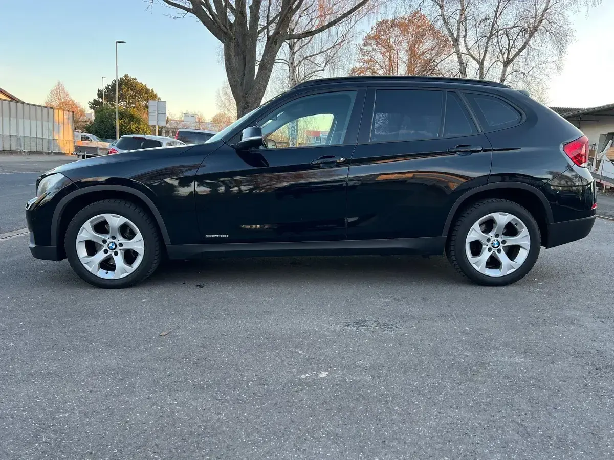 Gebraucht BMW X1 Sport Line 150 PS (110 kW) 2012 Schwarz SUV