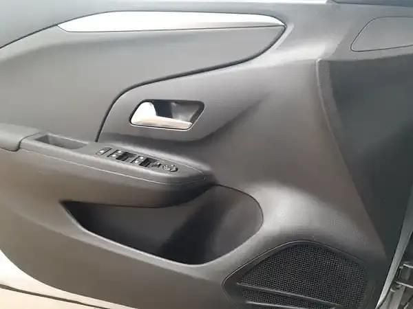 Gebraucht Opel Corsa 75 PS (55 kW) 2023 Kristall silber (metallic) Kleinwagen