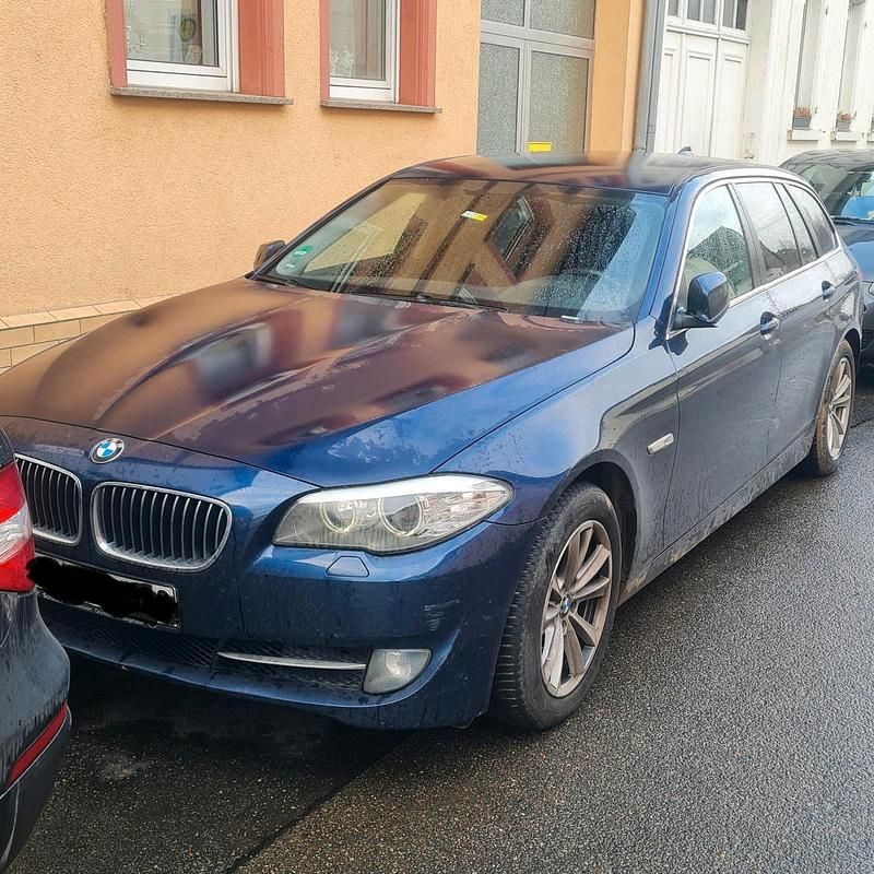 Gebraucht BMW 520 184 PS (135 kW) 2013 Blau Kombi