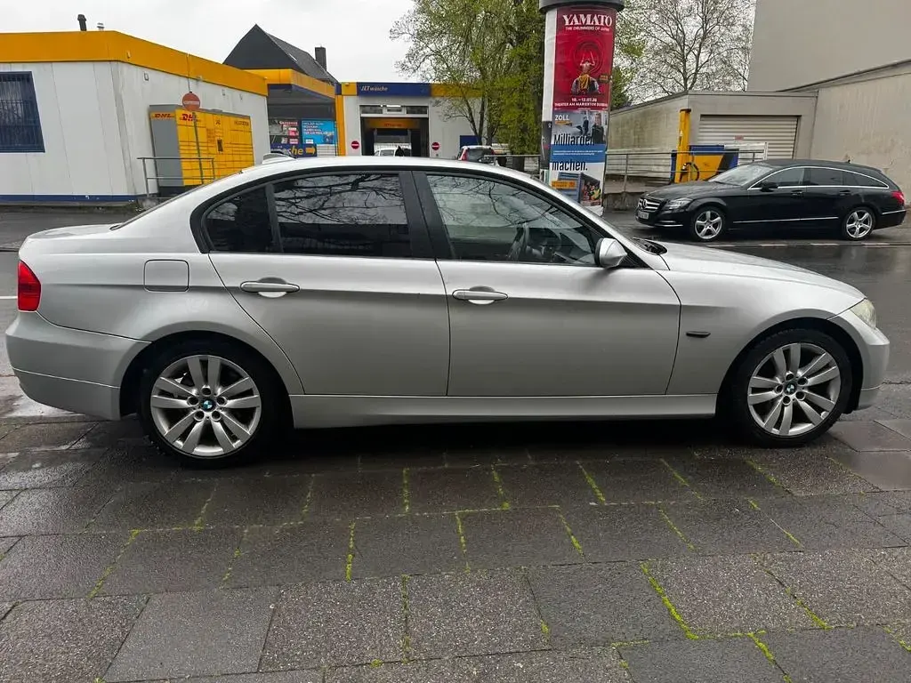 Gebraucht BMW 320 170 PS (125 kW) 2008 Silber Limousine
