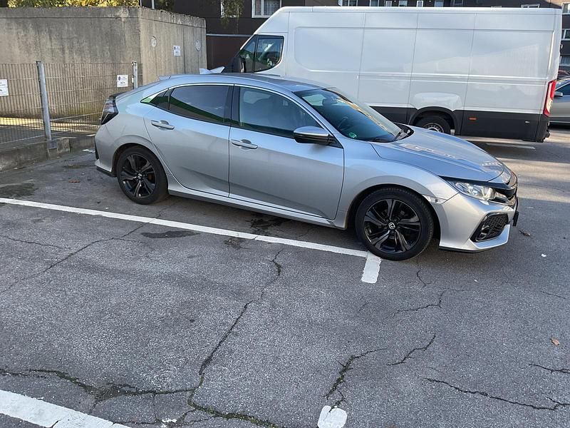 Grau Gebraucht 2019 Honda Civic Elegance Limousine | 12.500 € (Superpreis) - Bild 1/4