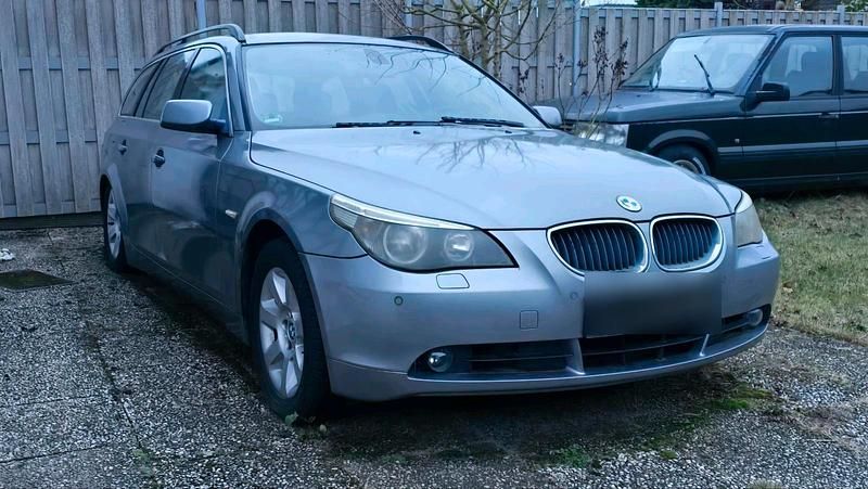 Silber Gebraucht 2004 BMW 525 Kombi | 3.998 € (Fairer Preis) - Bild 1/4